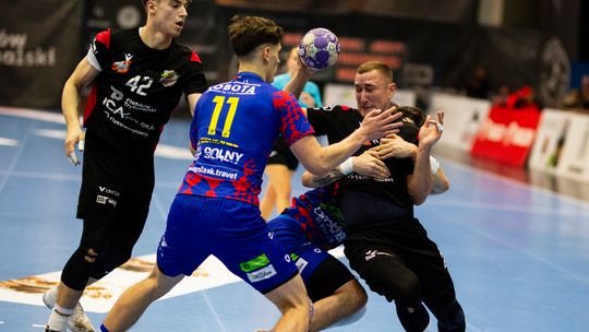 PIOTROWIANIN - KGHM CHROBRY 29-36