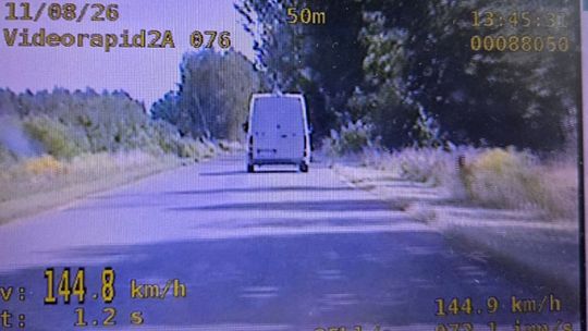 1500 zł mandatu i utrata prawa jazdy. Jechał 144 km/h