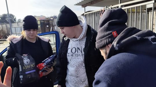 190 kg karmy dla zwierząt. Akcja uczniów ze Sławy