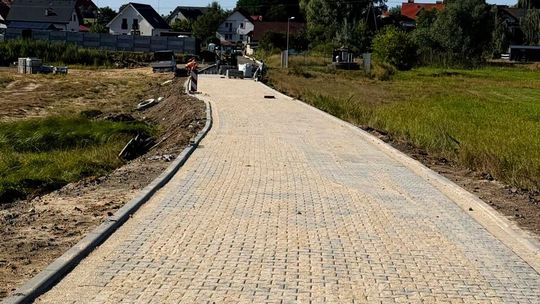 382 tys. zł na drogę w Borku. Prace przy ul. Przy Moście postępują