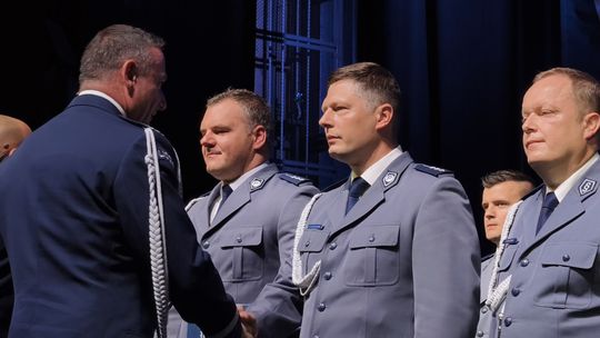 Awanse i wyróżnienia podczas Święta Policji w Głogowie