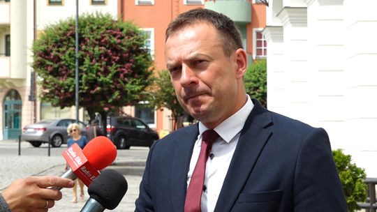 BORYS: TO ODPOWIEDŹ NA NIEKOMPETENCJĘ GLAPIŃSKIEGO