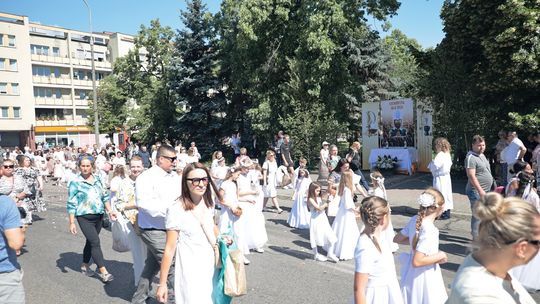 Boże Ciało 2026 w Głogowie. Tłumy wiernych przeszły ulicami miasta