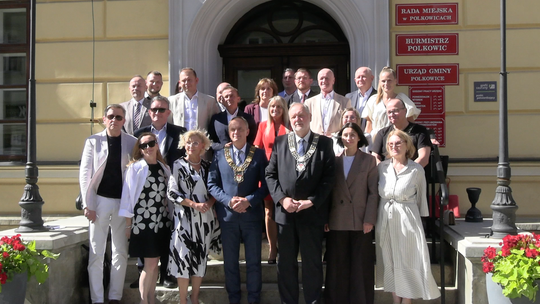 BURMISTRZ POLKOWIC Z ABSOLUTORIUM I WOTUM ZAUFANIA