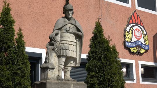 BURMISTRZ POLKOWIC Z ŻYCZENIAMI U STRAŻAKÓW