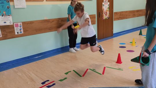 BYŁO GŁOŚNO I RADOŚNIE - ZMAGANIA MISTRZÓW W "ÓSEMCE"