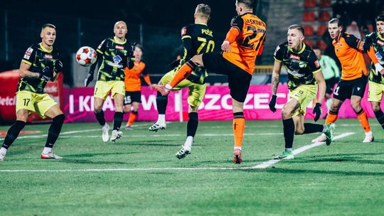 Chrobry prowadził z Wieczystą, ale nie wykorzystał okazji i przegrał 1-2.