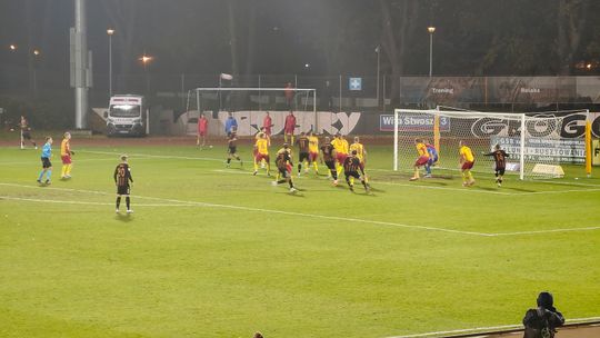 Po tym rogu Mikołaj Lebedyński na 1-0.