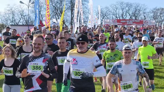 Cross Straceńców 2026: błoto, emocje i setki biegaczy