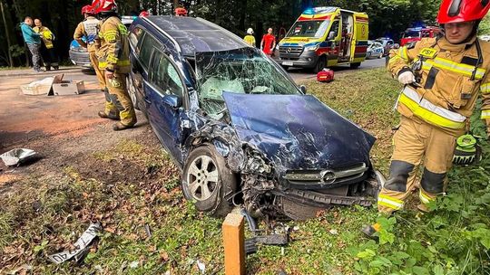Czołowe zderzenie w Chocianowie. Kobieta trafiła do szpitala