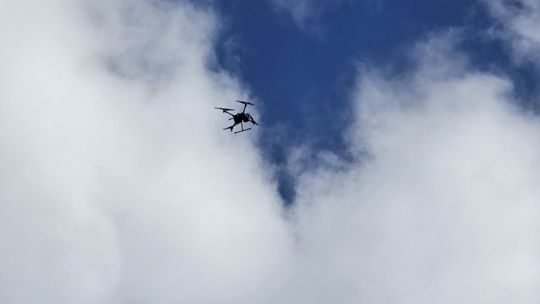 Dron spadł podczas meczu przy stadionie w Głogowie. 49-latek miał 3 promile