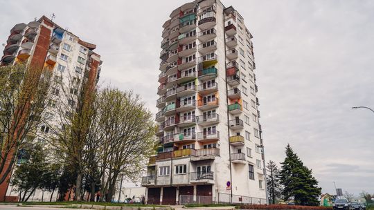Duża przebudowa wieżowca w Polkowicach. Będą nowe lokale