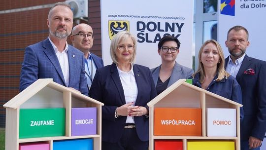 Dziecko w kryzysie nie zostanie samo. Nowe Centra Pomocy na Dolnym Śląsku