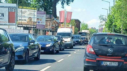 DZIŚ W GŁOGOWIE KORKI MOGĄ BYĆ WIĘKSZE!
