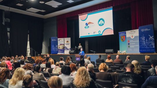 Edukacja pełna mocy. Konferencja nauczycieli w Polkowicach