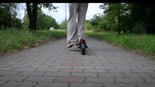Elektryczna hulajnoga to nie zabawka. Mocny apel policji i lekarzy