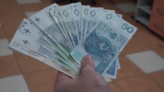 EMERYCI I RENCIŚCI Z DODATKOWYM ŚWIADCZENIEM