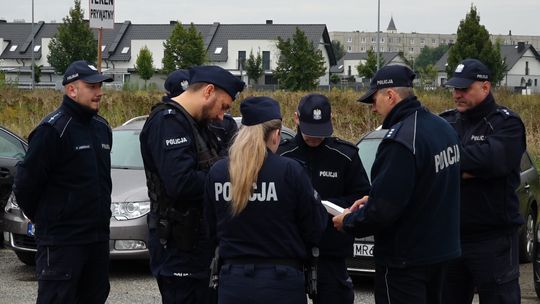 EWAKUACJA PRZEZ BOMBĘ
