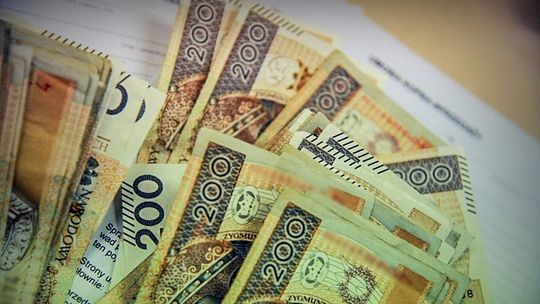 Fałszywy kurier i bank. Mieszkaniec Wschowy ofiarą oszustów