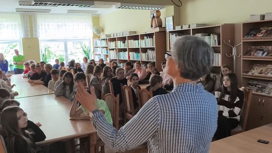 FESTIWAL NAUKI W GŁOGOWIE, O UZALEŻNIENIACH I NIE TYLKO