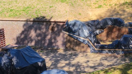 Fosa Fortu Gwiaździstego bez robotników. Jest wyjaśnienie