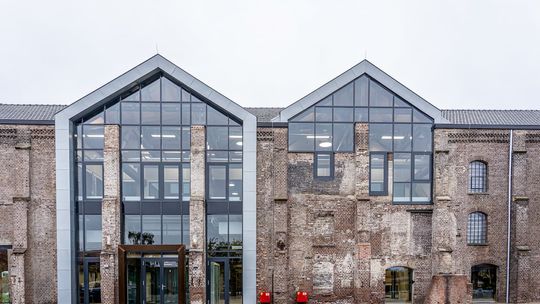 Gdzie warto montować szklane drzwi?