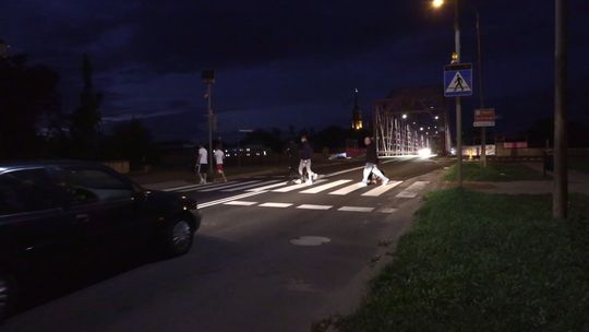 Głogów: kiedy oświetlenie przejścia przy moście drogowym?