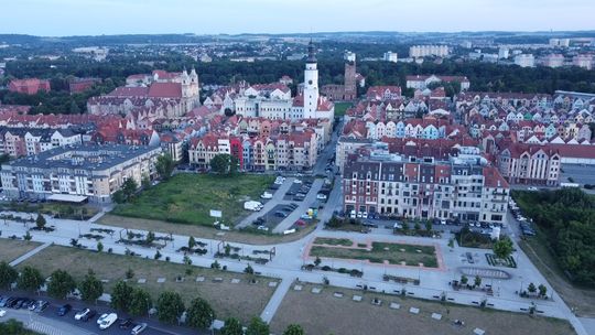 GŁOGÓW NIE PRZESTAJE SIĘ KURCZYĆ