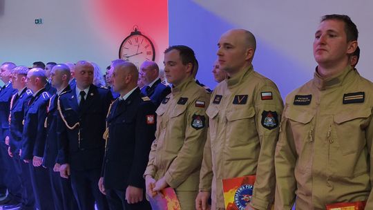 Głogów. Strażacy świętowali Dzień Strażaka. Były awanse i odznaczenia
