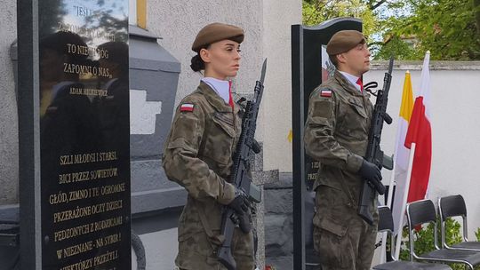 GŁOGÓW UCZCIŁ ROCZNICĘ SOWIECKIEJ NAPAŚCI NA POLSKĘ