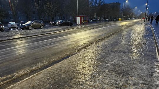 Gołoledź sparaliżowała Głogów. Komunikacja miejska odwołana