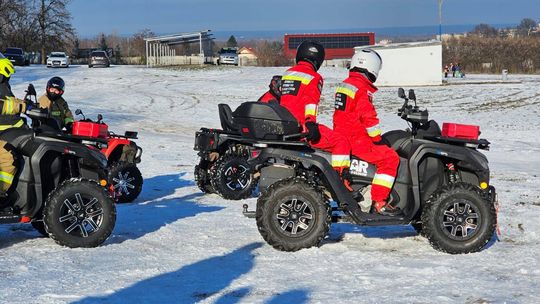 Górków: strażacy doskonalili jazdę na quadach w zimowych warunkach