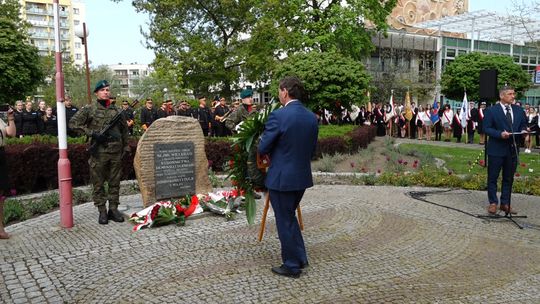HOŁOWNIA: KONSTYTUCJA TO SYMBOL DEMOKRACJI