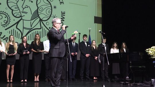 II LO POŻEGNAŁO TEGOROCZNYCH MATURZYSTÓW