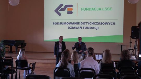 INTEGROWALI SIĘ POPRZEZ NAUKĘ I ZABAWĘ