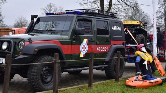 Jezioro Sławskie bezpieczniejsze. Ratownicy z nowym mobilnym zestawem