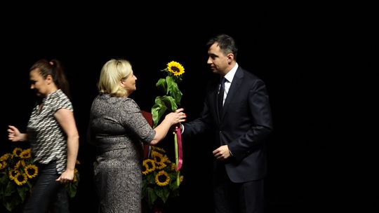 - KAŻDY NAUCZYCIEL POWINIEN BYĆ DUMNY