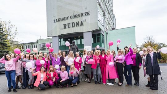 KGHM świeci na różowo! Miedziowa spółka wspiera walkę z rakiem piersi
