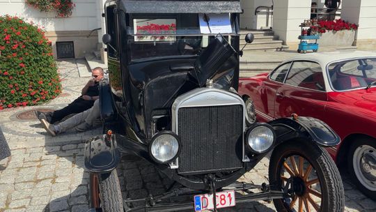 KLASYKI MOTORYZACYJNE PRZYJECHAŁY DO GŁOGOWA