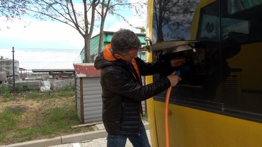 KOLEJNE ELEKTRYKI W POLKOWICACH. Po ulicach Polkowic będą jeździć kolejne elektryczne autobusy. Umowa podpisana.