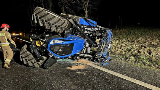 Kolizja z udziałem ciągnika rolniczego Kolizja z udziałem ciągnika rolniczego