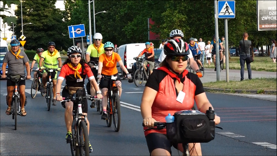 Kolorowy peleton w drodze na Jasną Górę