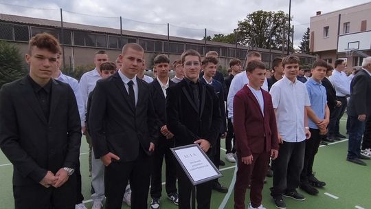 KONIEC WAKACJI – SZKOŁY ZNÓW PEŁNE UCZNIÓW