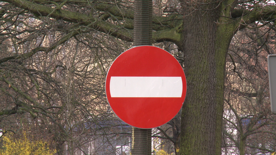 KONTROLUJĄ OZNAKOWANIE