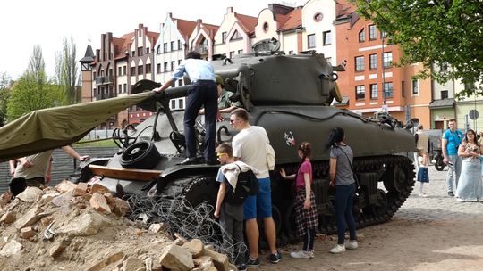 M4 A1 SHERMAN NA GŁOGOWSKIM RYNKU