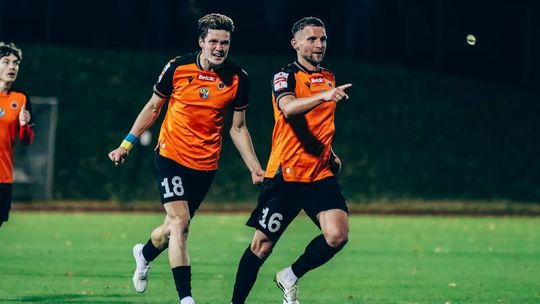 Chrobry pokonał Polonię 2-0.