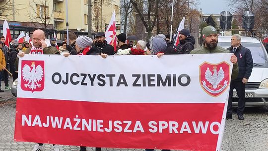 MARSZ NIEPODLEGŁOŚCI – SETKI GŁOGOWIAN NA ULICACH MIASTA