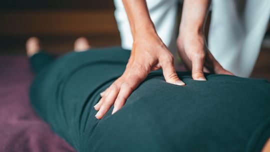 Masaż erotyczny, tantryczny, nuru - na czym polegają?