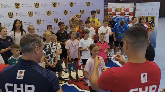 Medale, dyplomy i wielkie emocje. Koniec półkolonii z piłką ręczną