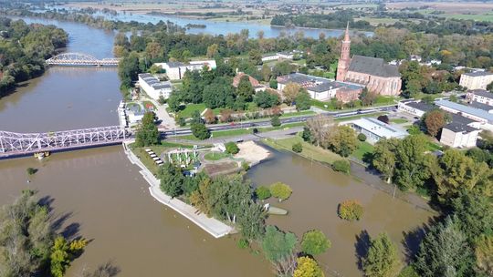 MIASTO I POWIAT PODZIĘKUJĄ ZA WALKĘ Z POWODZIĄ